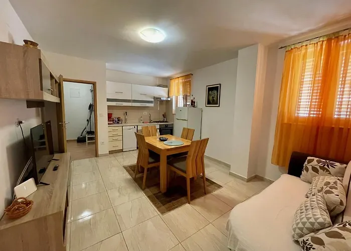 Lovro #1 & #2 Apartmán *